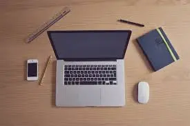 Kerja Freelance vs Tetap: Gaji, Pajak & Kontrak Kerja